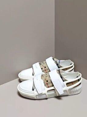 🚩steal Burberry White & Beige Check  Sandal-Sneaker Hybrid